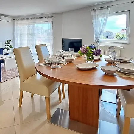 Vista 1 - With Sea View 포레치