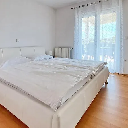 Vista 1 - With Sea View *