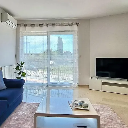 Vista 1 - With Sea View 포레치