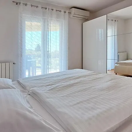 Vista 1 - With Sea View شقة *