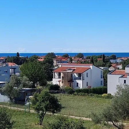 Vista 1 - With Sea View Apartment *