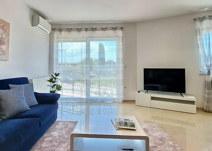 Vista 1 - With Sea View 포레치