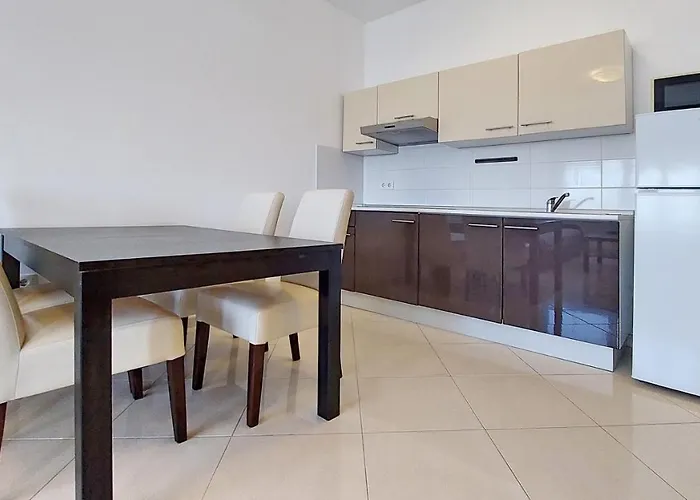 Vista 1 - With Sea View